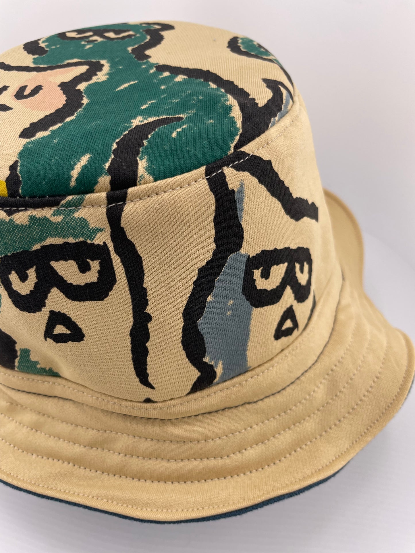 Cats on a Hat